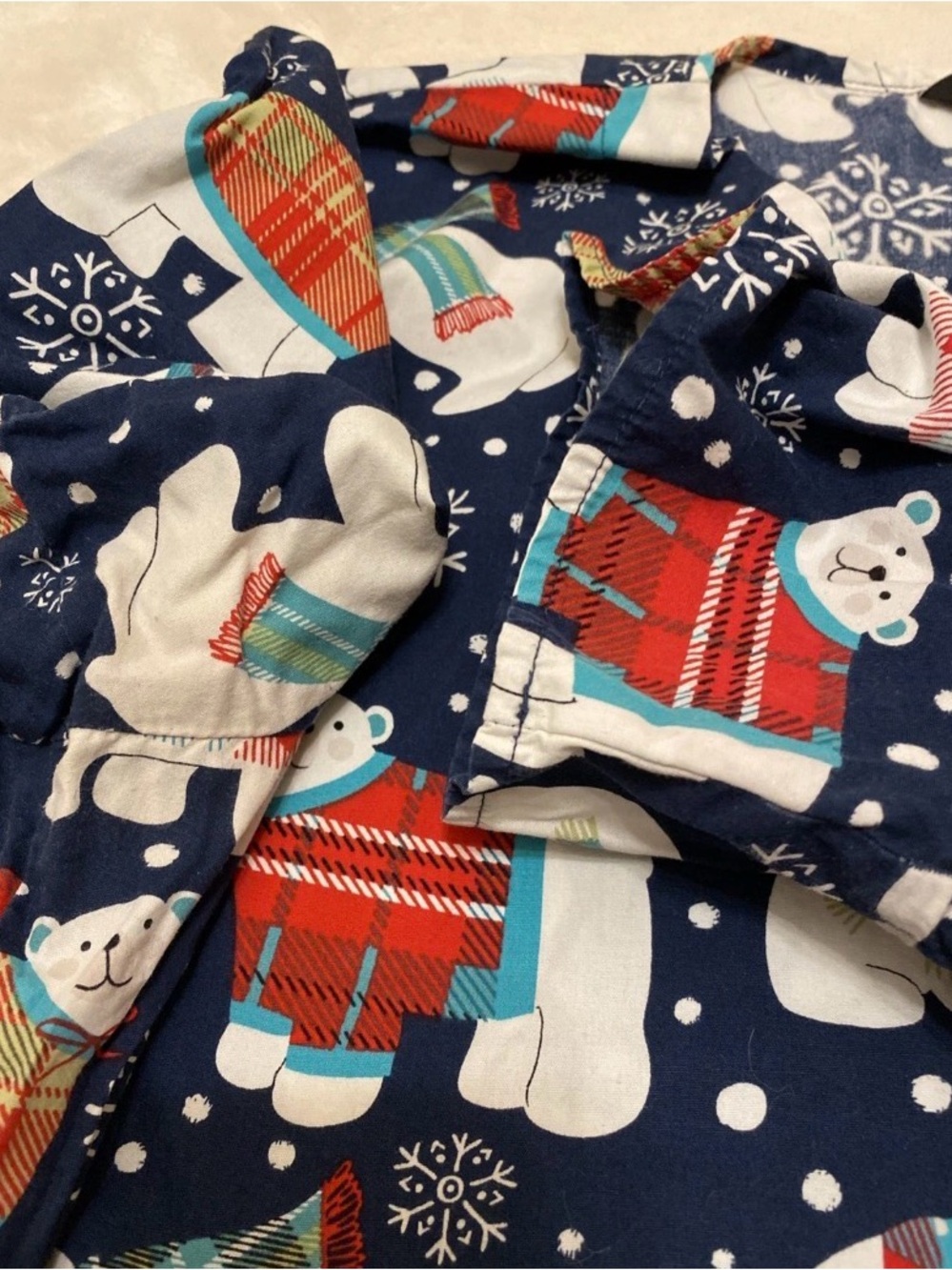 Women’s Navy Polar Bear Winter Print V-Neck Scrub Top - Picture 12 of 15